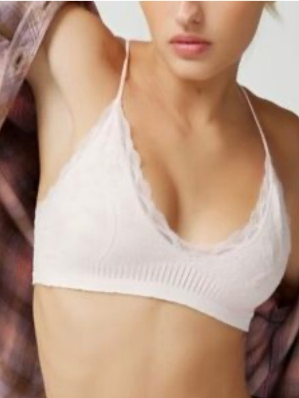 Out From Under Seamless Stretch Lace Scooped Bralette in Pale Pink Size S